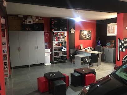 OZY GARAGE kapak görseli