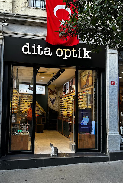 Dita Optik Pera kapak görseli