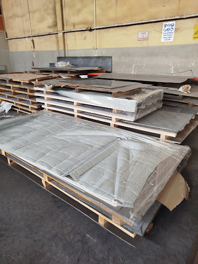 Beyaz paslanmaz metal sanayi ve dış ticaret kapak görseli