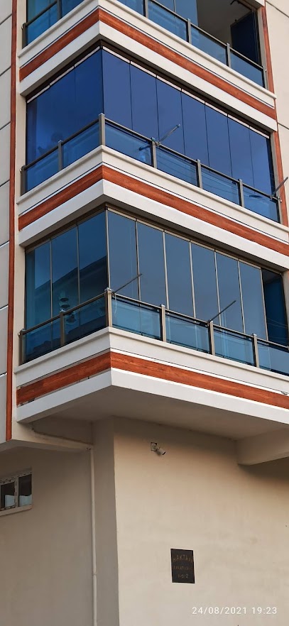 Özcan cam balkon kapak görseli