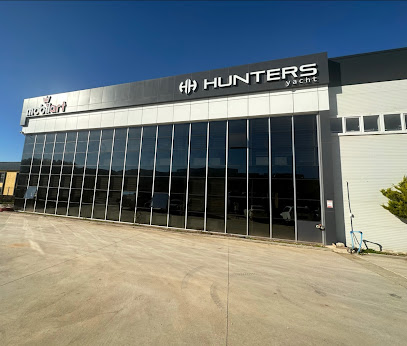Hunters Yacht kapak görseli
