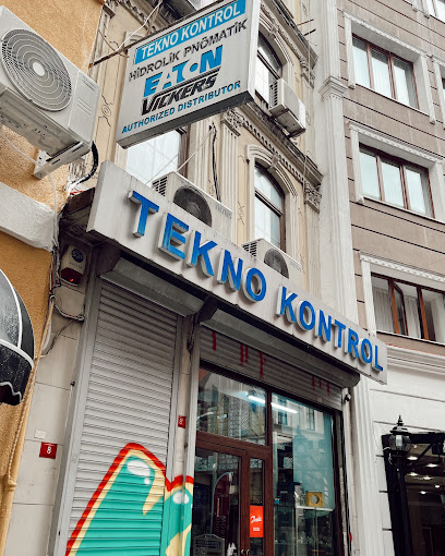 Techno Control kapak görseli