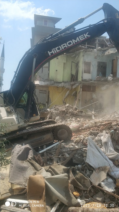 SANTA YIKIM HAFRİYAT kapak görseli
