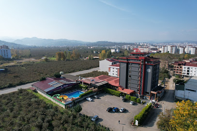 Grand Ayzek Hotel **** kapak görseli