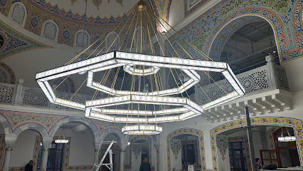 Medine Cami Avizeleri kapak görseli