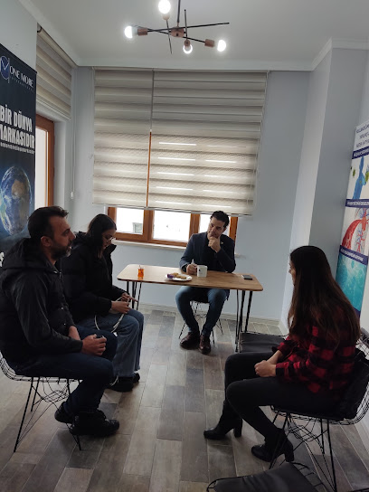GÜL'ÜMSE ANKA YAŞAM kapak görseli