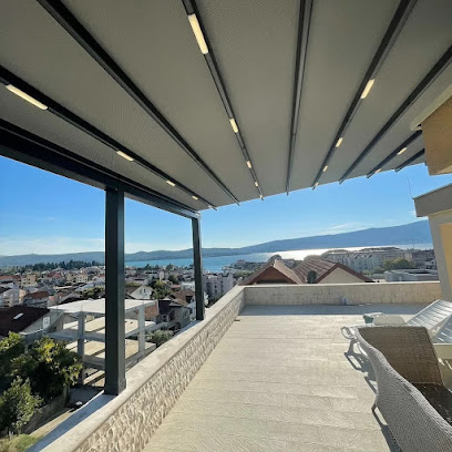 ZEN PERGOLA TENTE VE GİYOTİN CAM kapak görseli