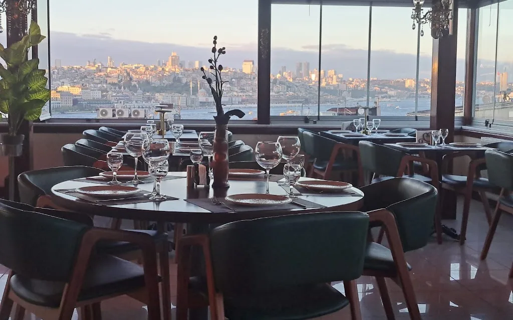 Old İstanbul Rooftop Mezze & Seafood Restaurant - Fatih mekan fotoğrafı