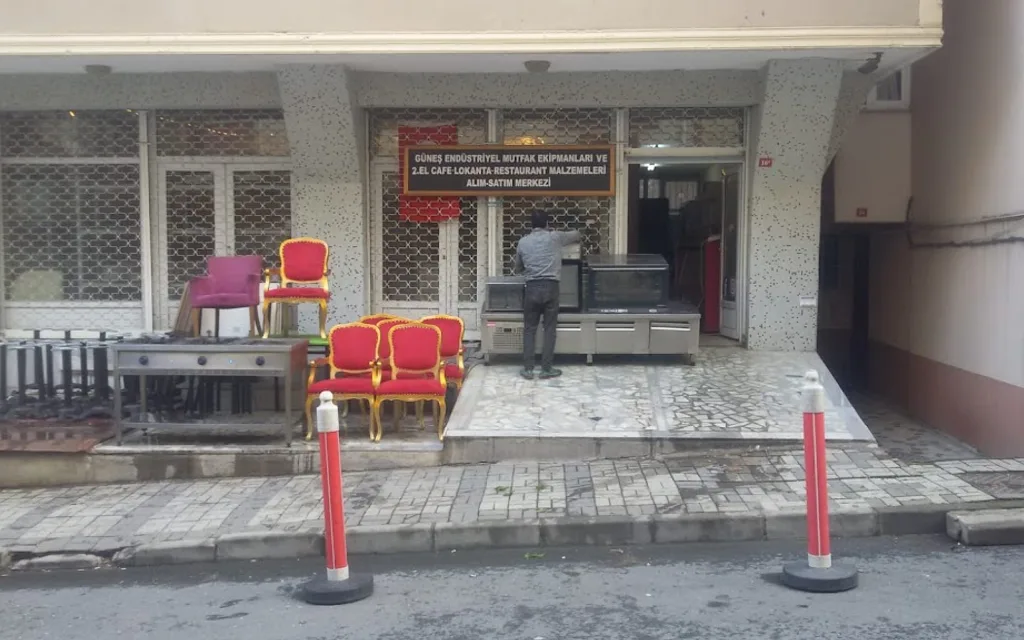 Güneş Endüstriyel Mutfak işletmesinin mağaza içi ve ekipman teşhir alanı