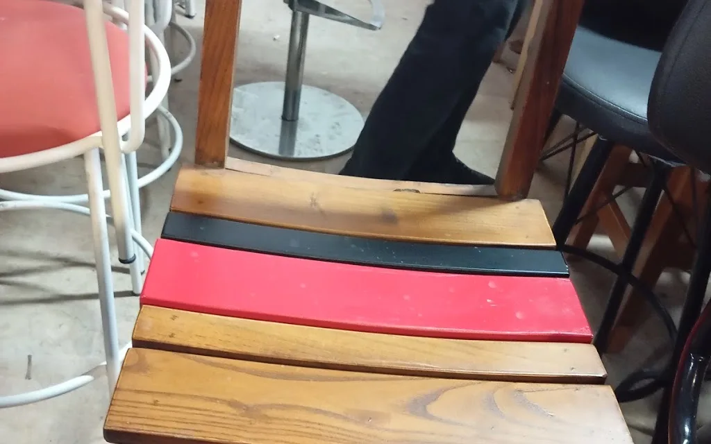 Gastro Outlet'in modern ve ferah mağazasında sergilenen mutfak aksesuarları